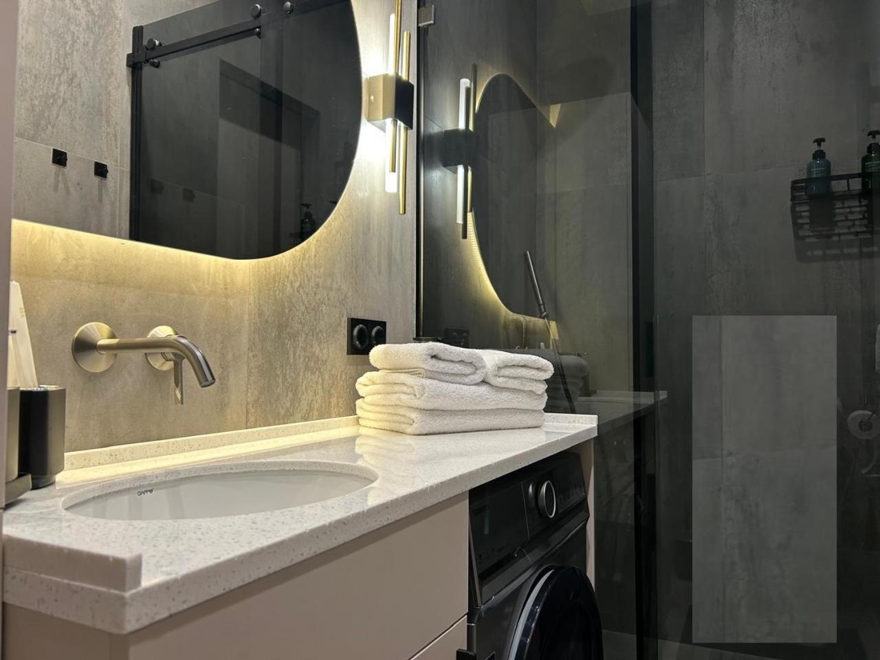 Apartment жк Meridian из 8 рядом с арбатом Almaty